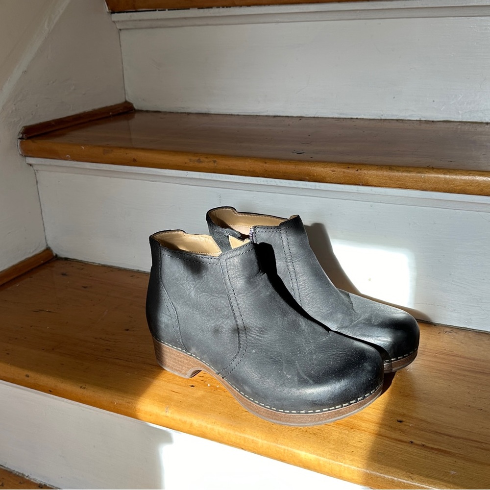 Almost new Dansko ankle boots - size 37